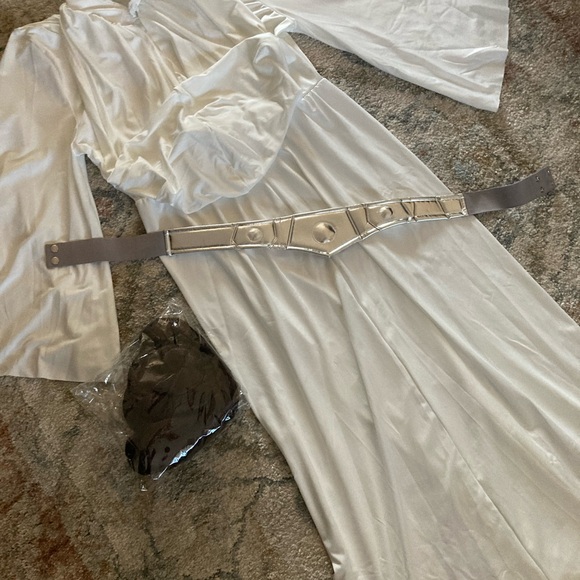 Spirit Star Wars Princess Leia Costume w/ Belt and Wig,Adult size large (12-14) - Picture 8 of 13